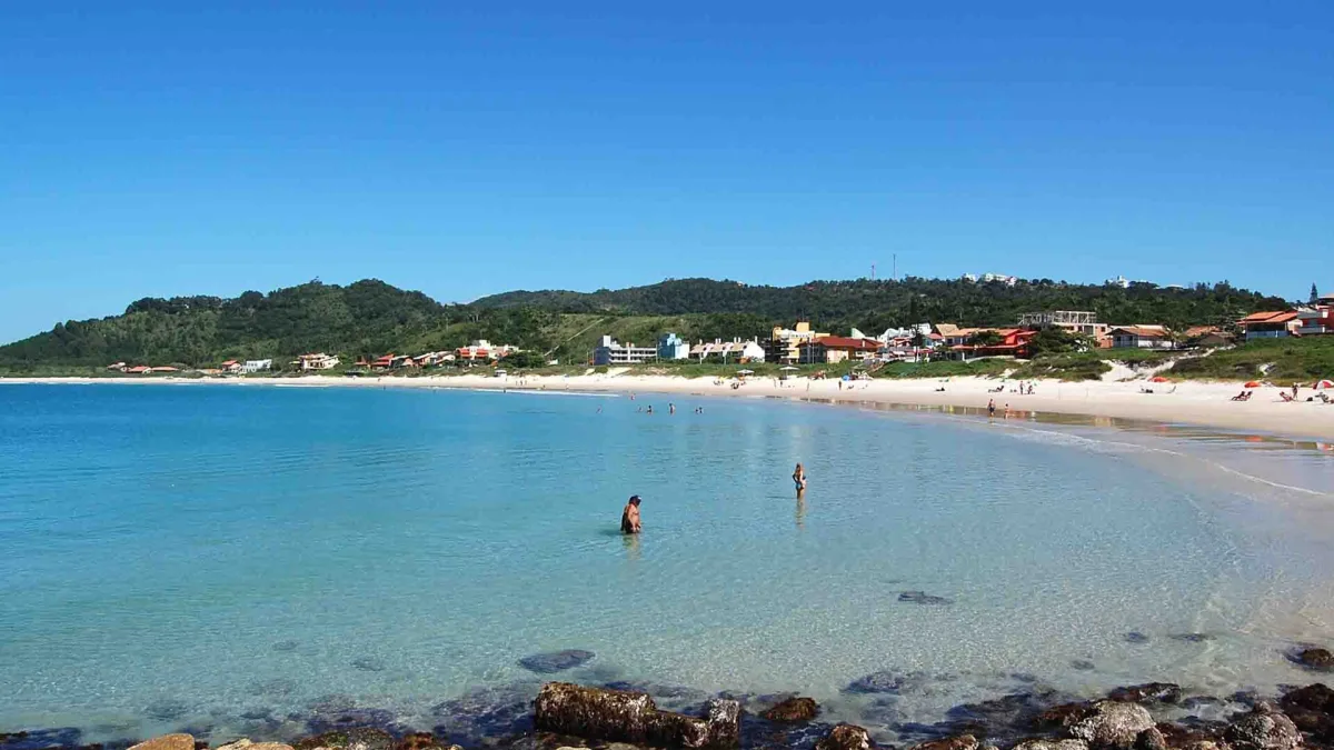 Praia de Quatro Ilhas, em Bombinhas (SC)