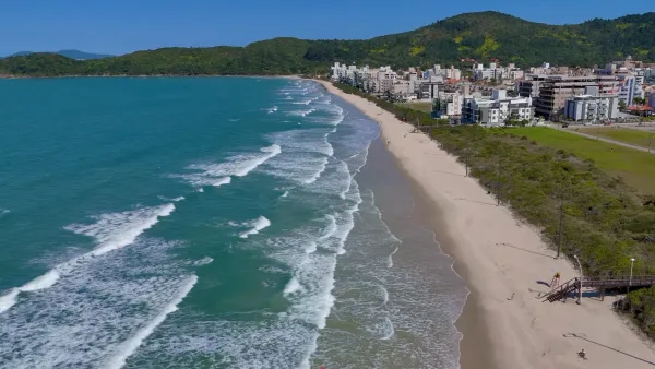 Praia de Palmas, Governador Celso Ramos